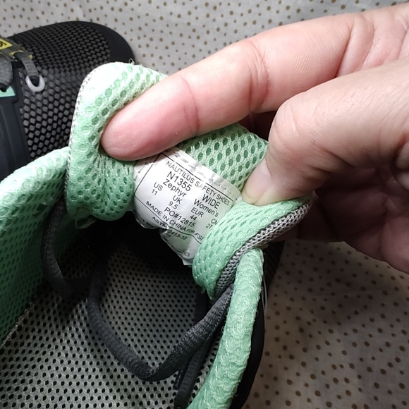 Nautilus Women's Zephyr Safety Toe Athletic Safety Shoes N1355 Gray/Mint Sz 11W - Picture 11 of 13